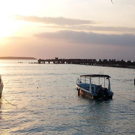 Ray Homestay Batununggul Bagian luar foto